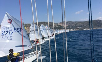140 embarcaciones, 10 regatas y una buena organización cierran el Campeonato de Cataluña de Òptimist en el CN Garraf