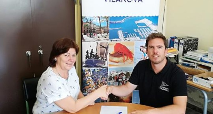 L’Escola la Arjau i el Club Nàutic Vilanova signen un conveni per l’activitat d’Esport Blau Escolar