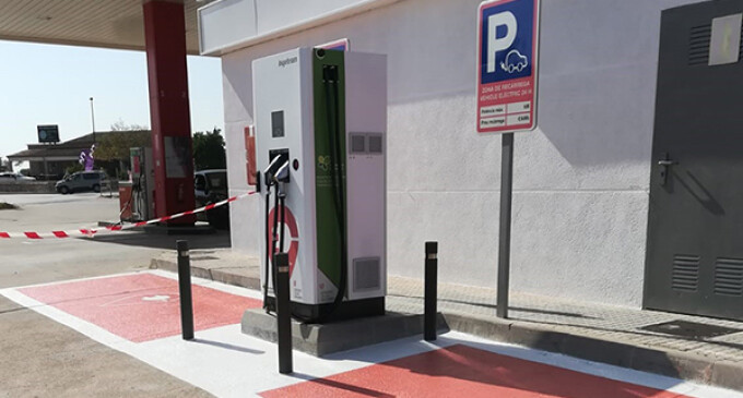 El Gobierno de Generalitat instalará puntos de recarga de vehículos eléctricos en 13 puertos para fomentar la movilidad sostenible