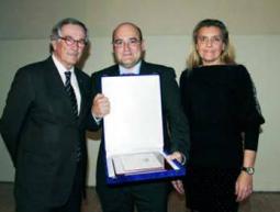 Gabriel de Sandoval premiado en la gala del grupo editorial Men-Car
