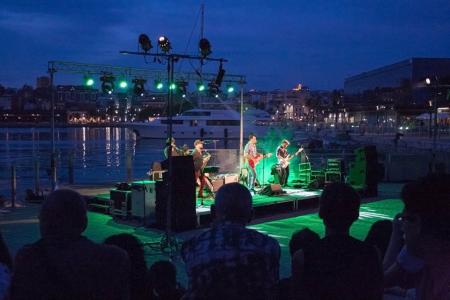 Sultans of Swing llenan el anfiteatro de Port Tarraco con buena música